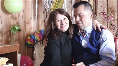 سيدة تعثر على ابنها المفقود منذ 4 عقود