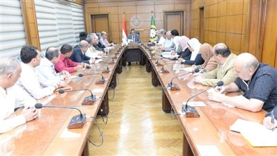 بدء تجهيز معارض أهلا مدارس بمختلف مراكز ومدن الدقهلية 