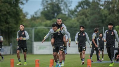 تفاصيل المران الأول للنادي الأهلي بمعسكر النمسا (صور) 