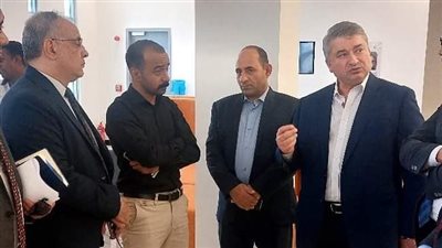 رئيس التنمية الصناعية يتفقد المركز التكنولوجي لخدمة المواطنين بأسوان