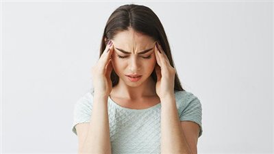 الصداع التوتري، العصبية والإجهاد وقلة النوم أهم أسباب الإصابة وهذه طرق العلاج