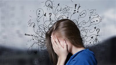 6 نصائح للتخلص من القلق والتوتر، أبرزها شرب المياه وتمارين النفس العميق (فيديو)