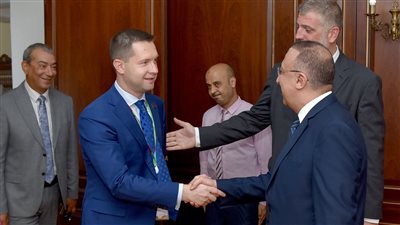 محافظ الإسكندرية يستقبل وفدا روسيا لبحث التعاون المشترك 