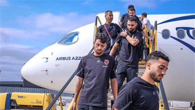 جماهير الأهلي بالنمسا يستقبلون فريق الكرة