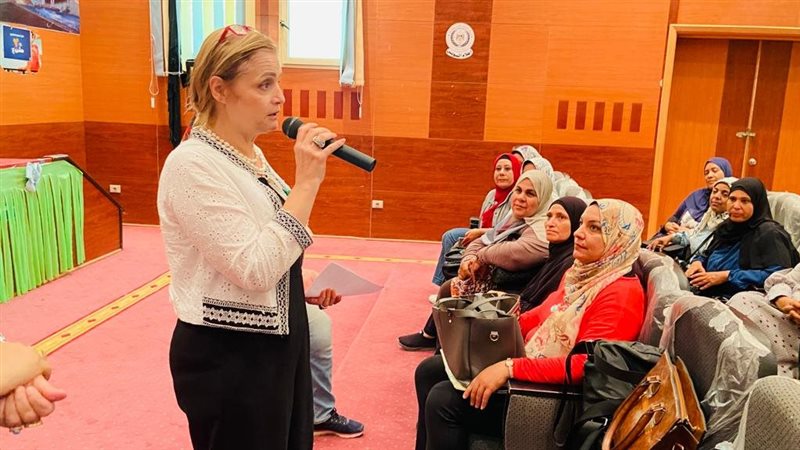 قومي المرأة ينظم