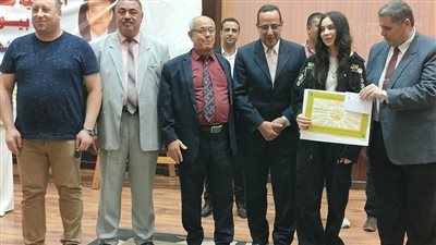 محافظ شمال سيناء يكرم أوائل الشهادات العامة والأزهرية في يوم التفوق