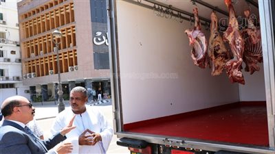 توفير اللحوم البلدية السودانية بسعر 230 جنيها فى أسوان (صور)