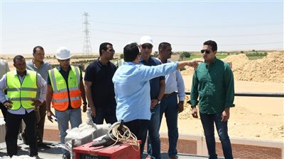محافظ الفيوم يتفقد أعمال محطتي الصرف الصحي بالحامولي والمعالجة ببطن إهريت