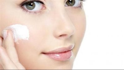 احصلى على وجه أبيض كالثلج بالخيار والملح