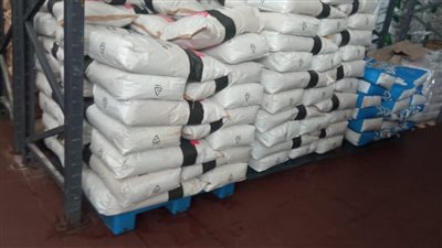 ضبط مواد خام مجهولة المصدر داخل أحد مصانع مواد غذائية في الإسكندرية 