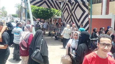 طلاب أدبي الثانوية العامة ببني سويف يختتمون امتحانات الدور الثاني