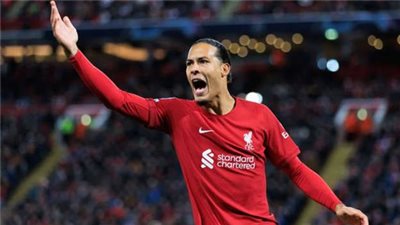 ليفربول يدرس التعاقد مع لاعب كريستال بالاس لخلافة فان دايك
