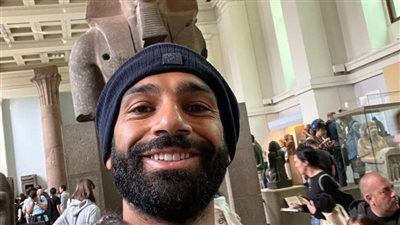 خبير أثري يفجر مفاجأة عن صورة محمد صلاح بجوار تمثال رمسيس الثاني (صور)