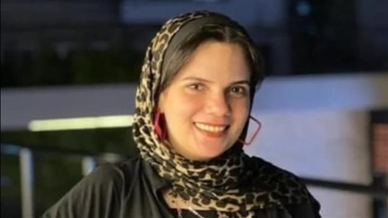 الناقدة رنا أبو العلا،