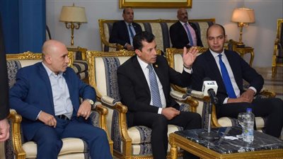 وزير الرياضة يزور معسكر منتخب الأثقال المسافر لبطولة العالم بالسعودية