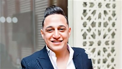 نقل المطرب الشعبي رضا البحراوي إلى المستشفى بعد تعرضه لوعكة صحية مفاجئة (صورة)