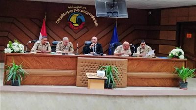 سكرتير عام محافظة البحيرة يعقد اجتماعا لمناقشة منظومة البناء (صور)