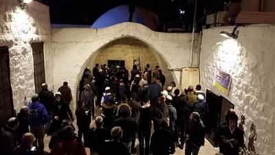 إصابة 94 فلسطينيا في مواجهات بنابلس بعد اقتحام 1500 مستوطن قبر يوسف