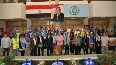 محافظ أسيوط يسلم 74 مشروع تمكين اقتصادي للأسر الأولى بالرعاية