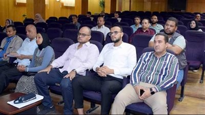 لقاء موسع مع المتقدمين لمبادرة المشروعات الخضراء بالأقصر