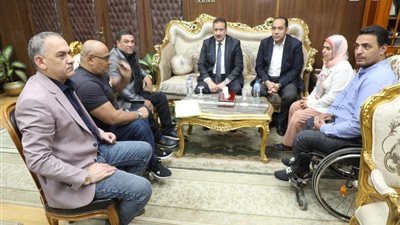 لتقديم الدعم، محافظ المنوفية يلتقى أعضاء مجلس إدارة نادي الوحدة لذوي الهمم