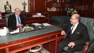 محافظ بني سويف يناقش مع مسئولي الكهرباء الخدمات المقدمة بالمراكز المطورة