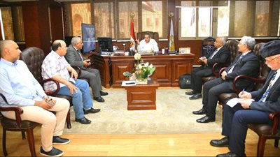 محافظ الغربية يوجه بتكثيف الرقابة على الأسواق بالمحافظة