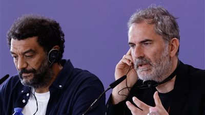 ندوة طاقم عمل مسلسل DArgent Et De Sang في مهرجان فينيسيا (فيديو وصور)