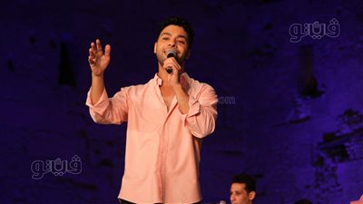 أحمد جمال لجمهور مهرجان القلعة: معاكم بقالي 7 سنين في وش العدو (فيديو وصور)