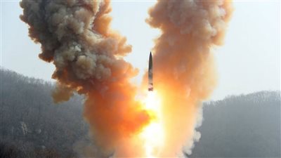 ردا على نشر قاذفات أمريكية، بيونج يانج تطلق صاروخين في إطار تدريبات على تنفيذ ضربة نووية