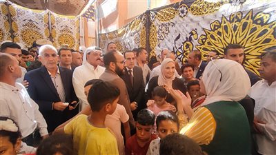 وزيرة التضامن تتفقد قافلة الهلال الأحمر الطبية في الشيخ زويد