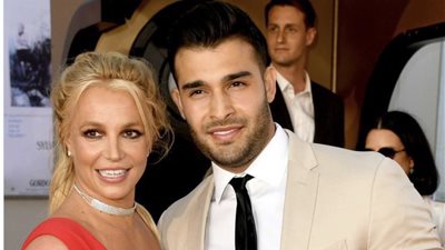 بريتني سبيرز تتهم طليقها بالتجسس لصالح والدها