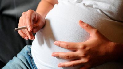 أخطرها موت الجنين، تأثير التدخين السلبي والإيجابي على الحوامل والأطفال