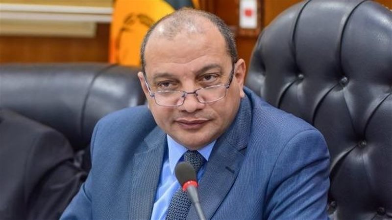 الدكتور منصور حسن
