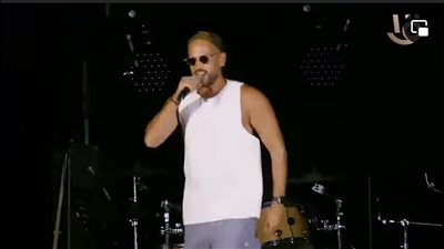 أبو يفتتح حفله الغنائي في العلمين الجديدة بـ 