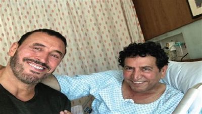 رسالة مؤثرة من كاظم الساهر عن وفاة الشاعر كريم العراقي