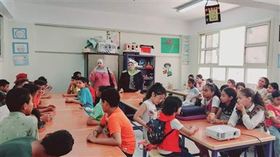 ورش برمجة كمبيوتر وتصنيع عرائس وتأليف قصة ومسرح بروضة أكتوبر (صور)