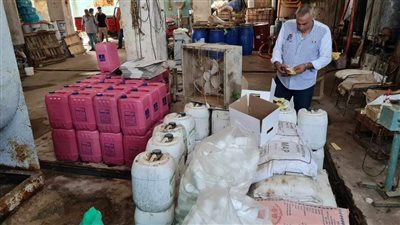 ضبط 20 طن مخصبات زراعية مجهولة المصدر بالبحيرة (صور)