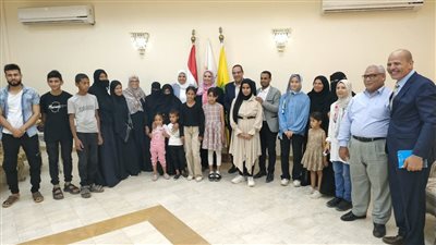 وزيرة التضامن تلتقي أسر الشهداء والمصابين في شمال سيناء