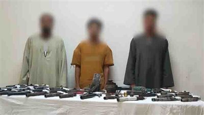 بحوزتهم 20 قطعة، ضبط ورشة لتصنيع الأسلحة النارية فى بنى سويف 