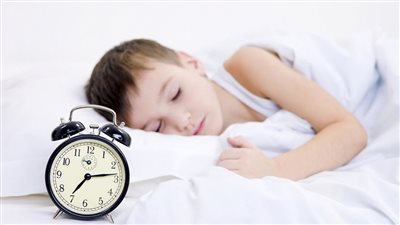 طرق تعويد الأبناء على النوم مبكرا استعدادا للمدارس