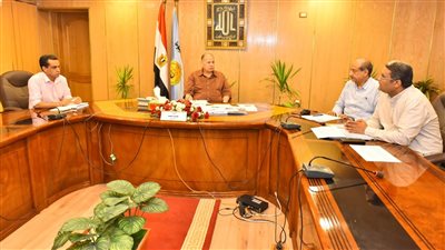 محافظ أسيوط يتابع مشروع بناء القدرات وتطوير البنية التحتية في المناطق الحضرية