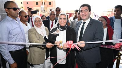 وزيرة التضامن تفتتح أحدث فروع بنك ناصر في مدينة أسوان الجديدة
