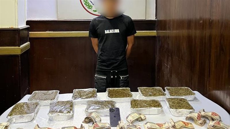ضبط عاطل بحوزته ٥