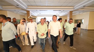 وزير السياحة والآثار يتفقد أعمال ترميم صالة الأعمدة الكبرى بمعابد الكرنك