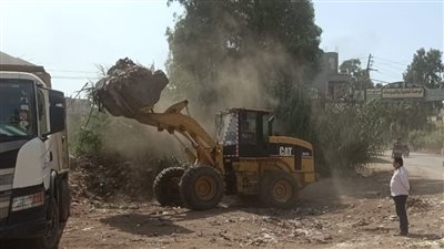 رفع 1460 طن قمامة ونواتج تطهير الترع والمصارف في الدقهلية 