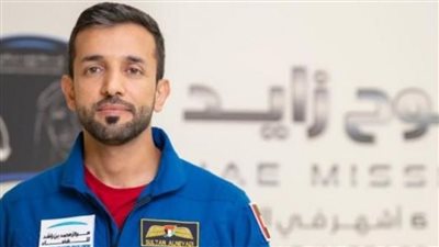 محمد بن زايد يحتفي بعودة رائد الفضاء سلطان النيادي إلى الأرض