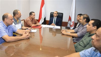 نائب محافظ سوهاج يتابع تجهيز المراكز التكنولوجية في قرى حياة كريمة 