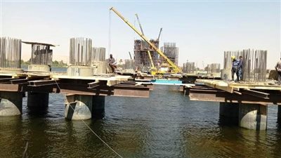 محافظ سوهاج يتابع الموقف التنفيذي لمحور المراغة بساقلتة (صور)