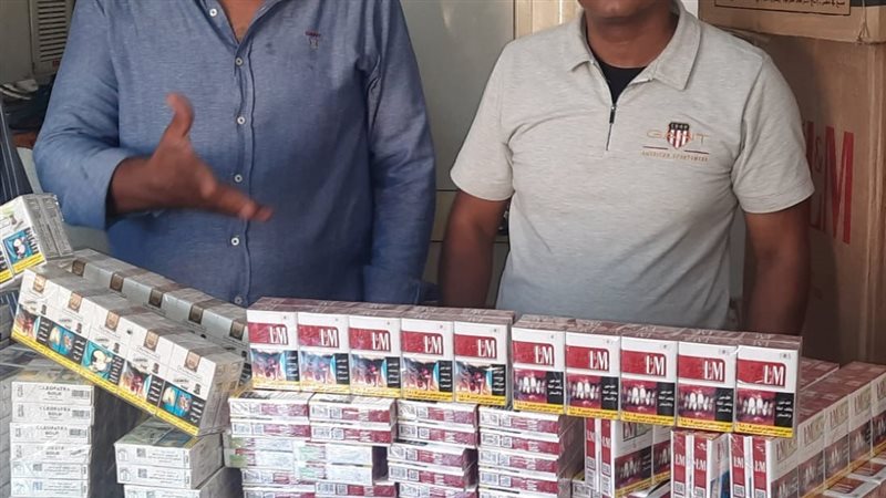التحفظ على 400 علبة